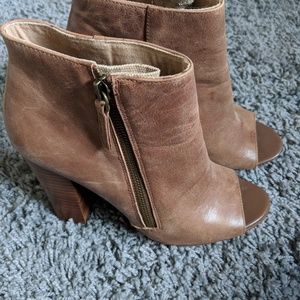 Tab leather open toed boots 💣💣💣